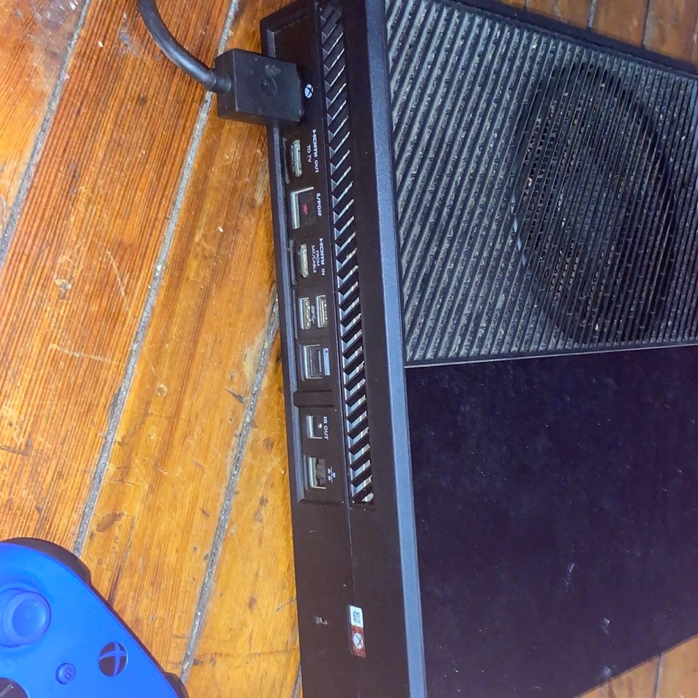 I gotta Xbox for anyone just text me if u want it